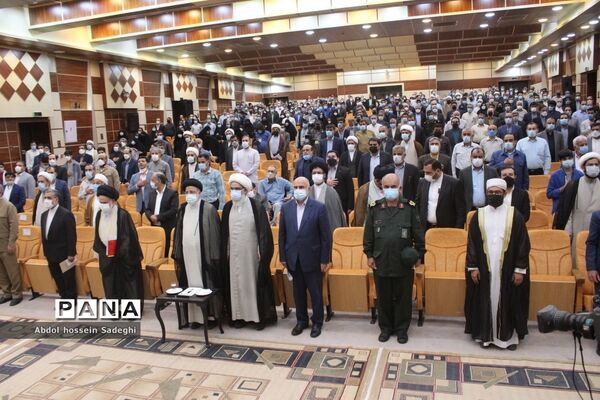 دیدار رئیس جمهوری با نخبگان ، علما ، خانواده شهدا ، ایثارگران و جمعی از اقشار مختلف مردم استان بوشهر