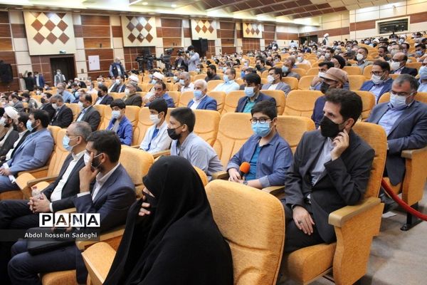 دیدار رئیس جمهوری با نخبگان ، علما ، خانواده شهدا ، ایثارگران و جمعی از اقشار مختلف مردم استان بوشهر