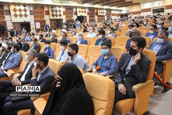 دیدار رئیس جمهوری با نخبگان ، علما ، خانواده شهدا ، ایثارگران و جمعی از اقشار مختلف مردم استان بوشهر