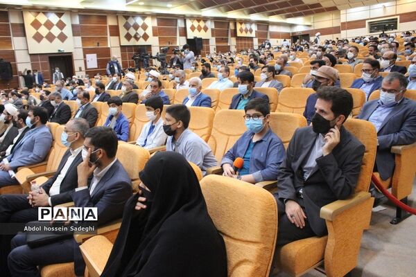 دیدار رئیس جمهوری با نخبگان ، علما ، خانواده شهدا ، ایثارگران و جمعی از اقشار مختلف مردم استان بوشهر