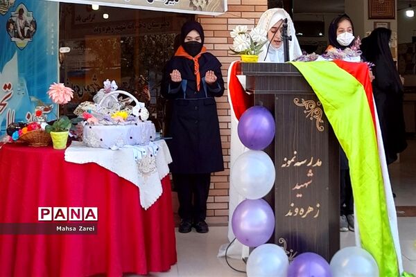 برگزاری مراسم تجلیل از دانش‌آموزان حائز رتبه دبیرستان شهید زهره‌وند