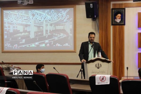 تجلیل از دانش‌آموزان رتبه دوم کشوری لیگ علمی پایا در قم