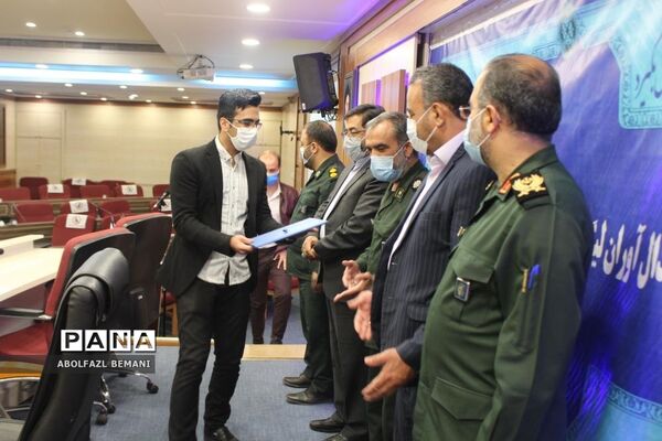 تجلیل از دانش‌آموزان رتبه دوم کشوری لیگ علمی پایا در قم
