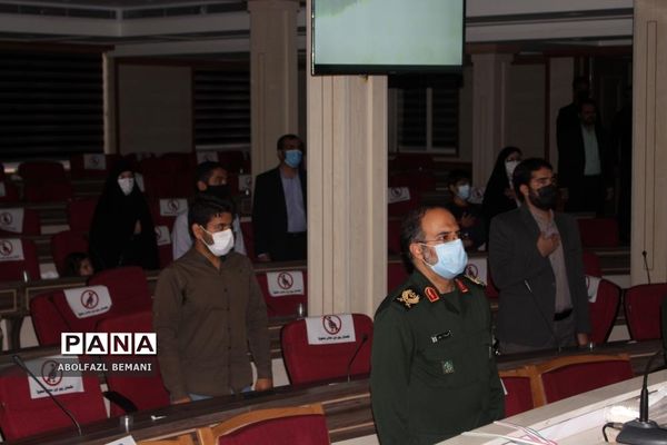 تجلیل از دانش‌آموزان رتبه دوم کشوری لیگ علمی پایا در قم