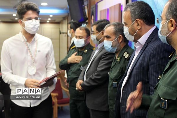 تجلیل از دانش‌آموزان رتبه دوم کشوری لیگ علمی پایا در قم