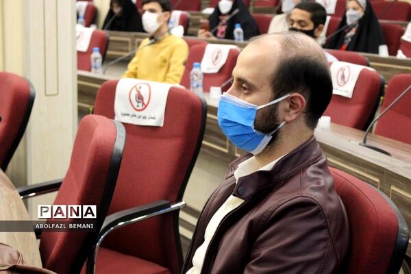 تجلیل از دانش‌آموزان رتبه دوم کشوری لیگ علمی پایا در قم