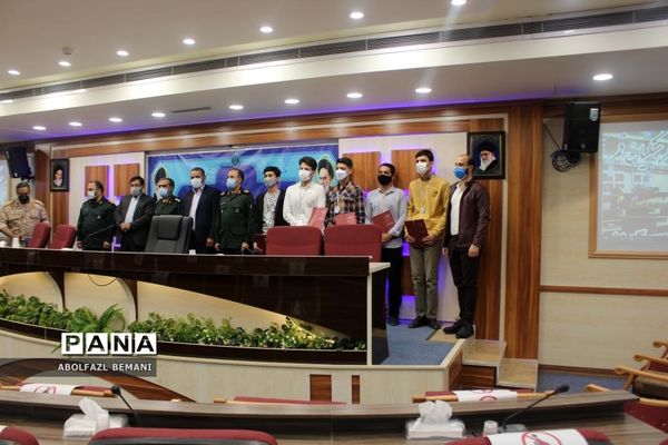 تجلیل از دانش‌آموزان رتبه دوم کشوری لیگ علمی پایا در قم