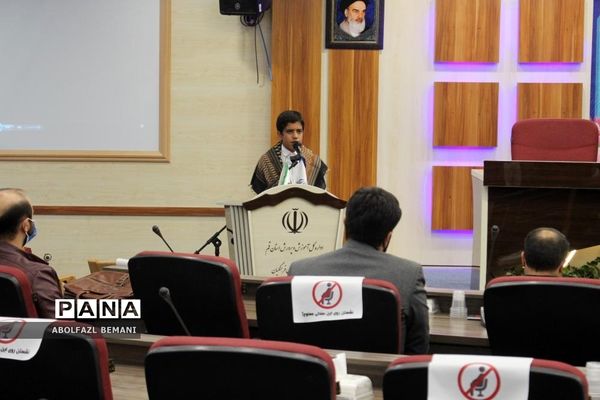 تجلیل از دانش‌آموزان رتبه دوم کشوری لیگ علمی پایا در قم
