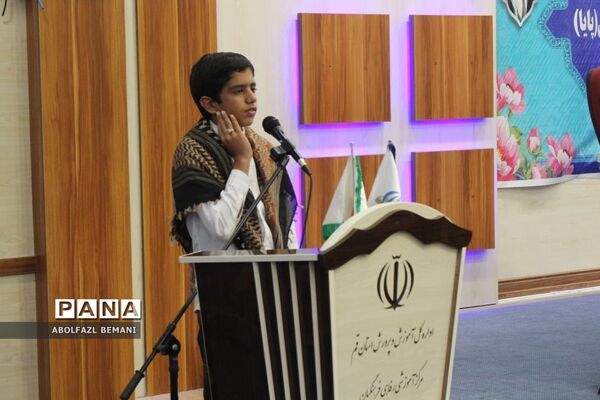 تجلیل از دانش‌آموزان رتبه دوم کشوری لیگ علمی پایا در قم