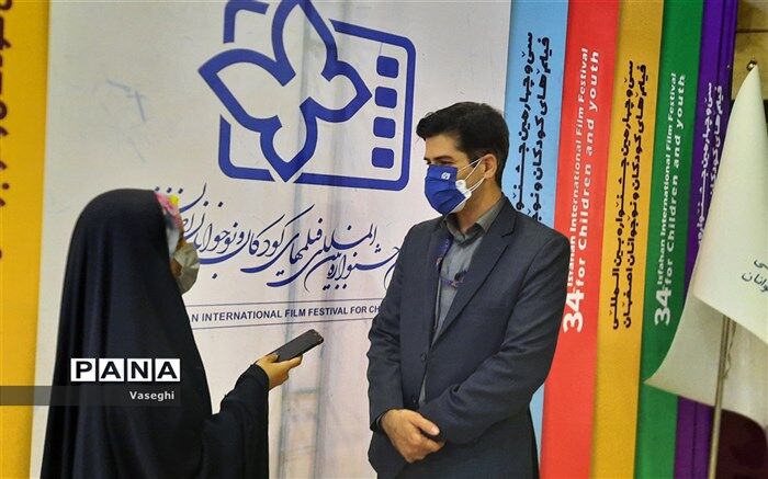 716 نفر از داوران جشنواره فیلم کودک ونوجوان در رده سنی 6 تا 16سال هستند