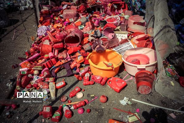 جایی میان زباله‌ها