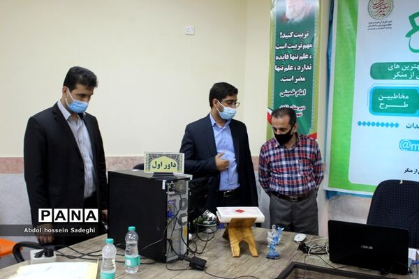 بازدید معاون پرورشی بوشهر  از آثار ارسالی اولین جشنواره مفلحون