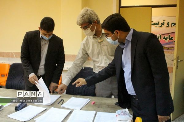 بازدید معاون پرورشی بوشهر  از آثار ارسالی اولین جشنواره مفلحون