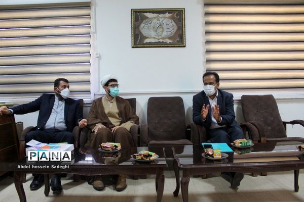 بازدید معاون پرورشی و فرهنگی آموزش و پرورش استان بوشهر از مدرسه زینبیه شهرستان بوشهر