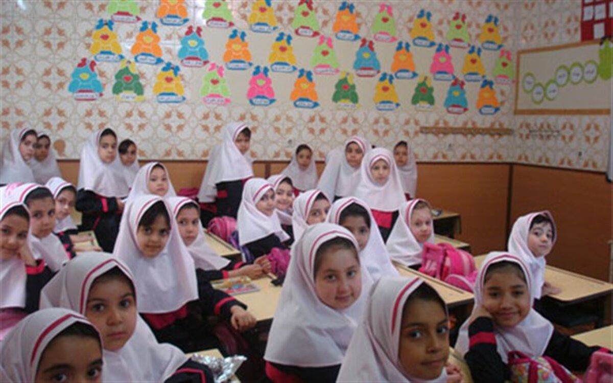 اهدای 361 هزار تبلت و گوشی هوشمند به دانش‌آموزان کم برخوردار در قالب طرح هدایت