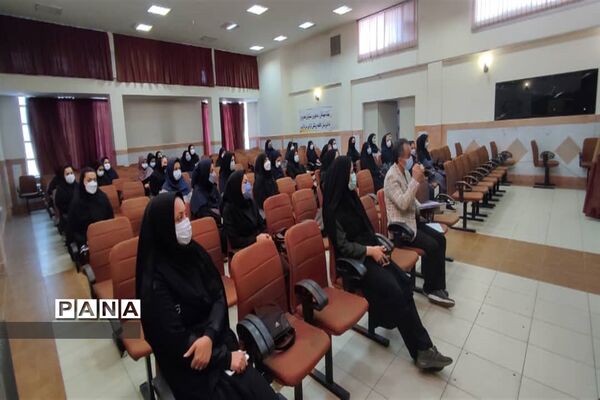 برگزاری جلسه  امورتربیتی و پرورشی با محوریت ارائه طرح کوچ در ناحیه ۴کرج