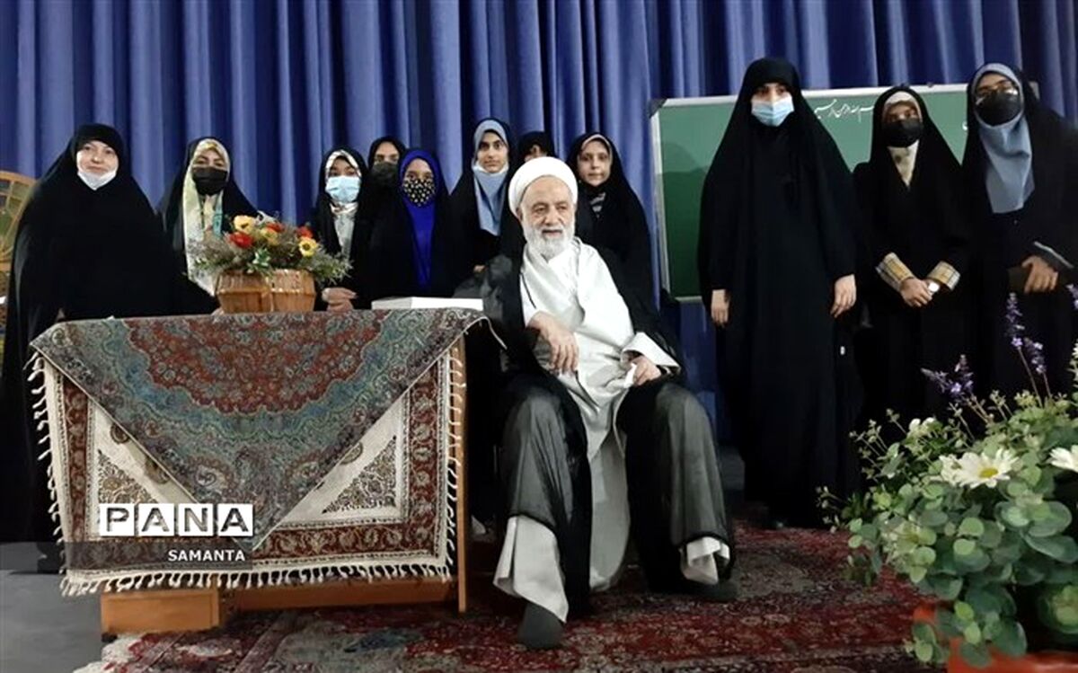 شرکت دانش‌آموزان در مسابقه درس‌هایی از قرآن باعث  افزایش آگاهی و روحیه دینی می‌شود