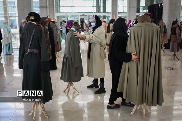 نمایشگاه پوشاک و طراحی لباس