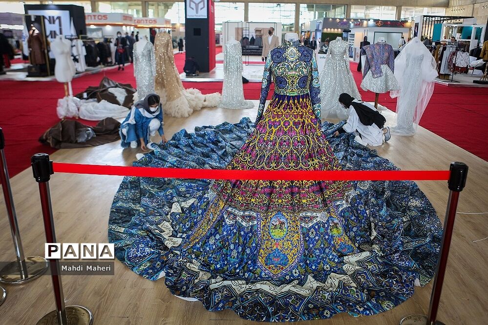 نمایشگاه پوشاک و طراحی لباس