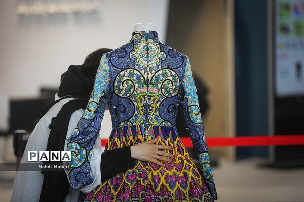 نمایشگاه پوشاک و طراحی لباس