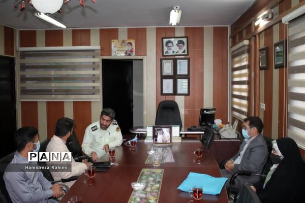 دیدار با سرپرست کلانتری کیانشهر منطقه ۱۵ به مناسبت هفته نیروی انتظامی