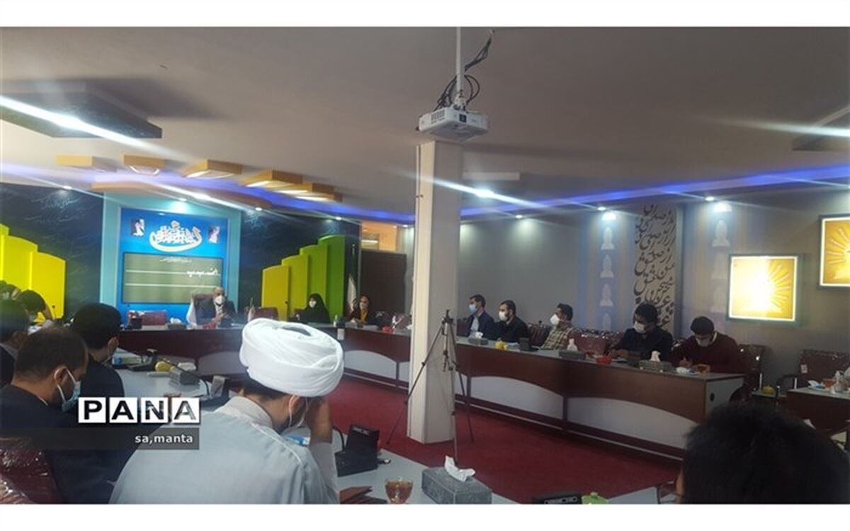 مربیان پرورشی قطب اصلی آموزش دانش‌آموزان در مدارس هستند
