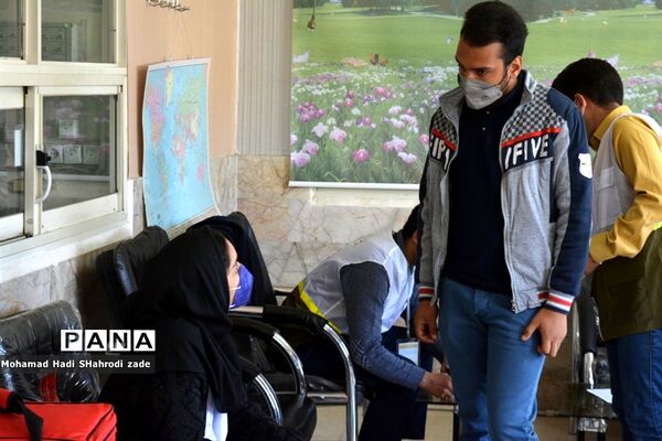 واکسیناسیون دانش‌آموزان دبیرستان امام علی (ع) ناحیه یک آموزش و پرورش