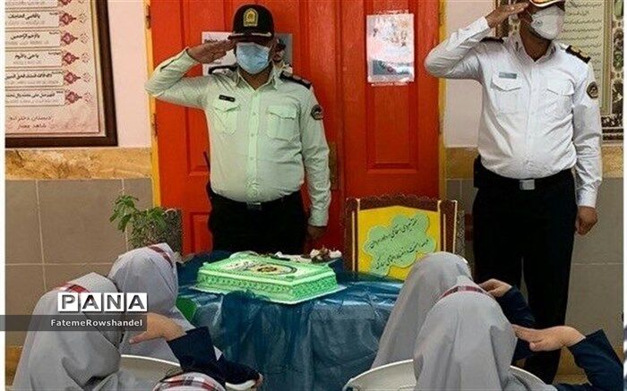حضور فرمانده پلیس نیروی انتظامی در دبستان شاهد کاشمر