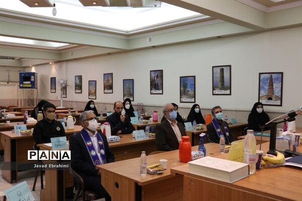 نشست گروه دوم کارشناسان سازمان دانش آموزی خراسان رضوی