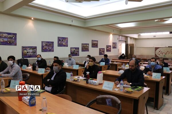 نشست گروه دوم کارشناسان سازمان دانش آموزی خراسان رضوی