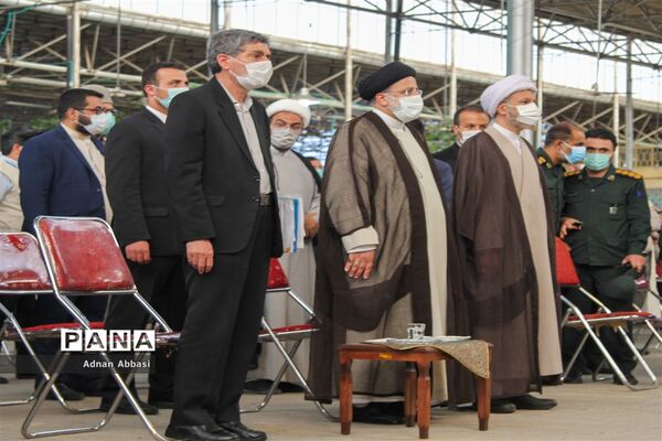 دیدار رئیس جمهوری با علما، نخبگان، خانواده معظم شهداء و اقشار مختلف مردم در شیراز