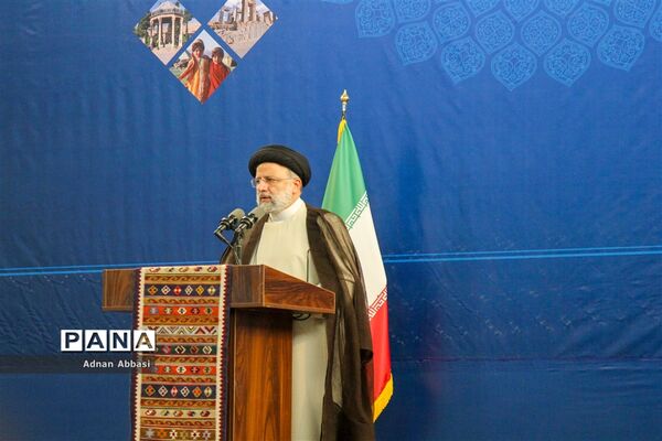 دیدار رئیس جمهوری با علما، نخبگان، خانواده معظم شهداء و اقشار مختلف مردم در شیراز