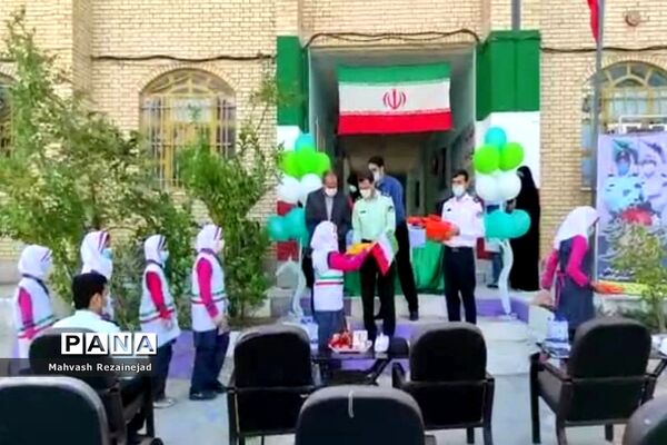 گرامیداشت هفته نیروی انتظامی شهرستان عسلویه با همکاری دانش آموزان پیشتاز
