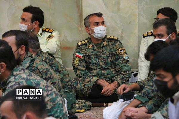 غبارروبی مزار شهدا در هفته نیروی انتظامی