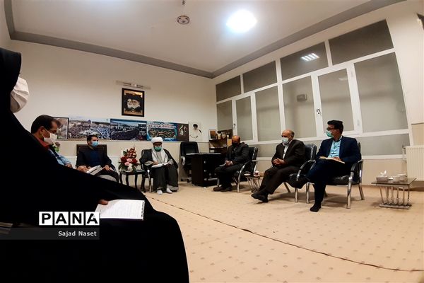 برگزاری جلسه هم‌اندیشی تشویق نوجوانان به نماز جمعه در دفتر امام جمعه کاشمر