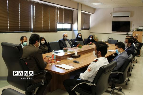نشست سازمان آتش نشانی  و خدمات ایمنی  شهرداری شهر شیراز با سازمان دانش آموزی استان فارس