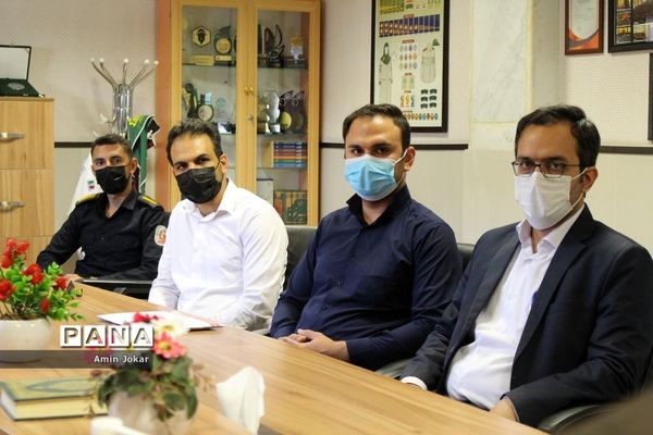 نشست سازمان آتش نشانی  و خدمات ایمنی  شهرداری شهر شیراز با سازمان دانش آموزی استان فارس