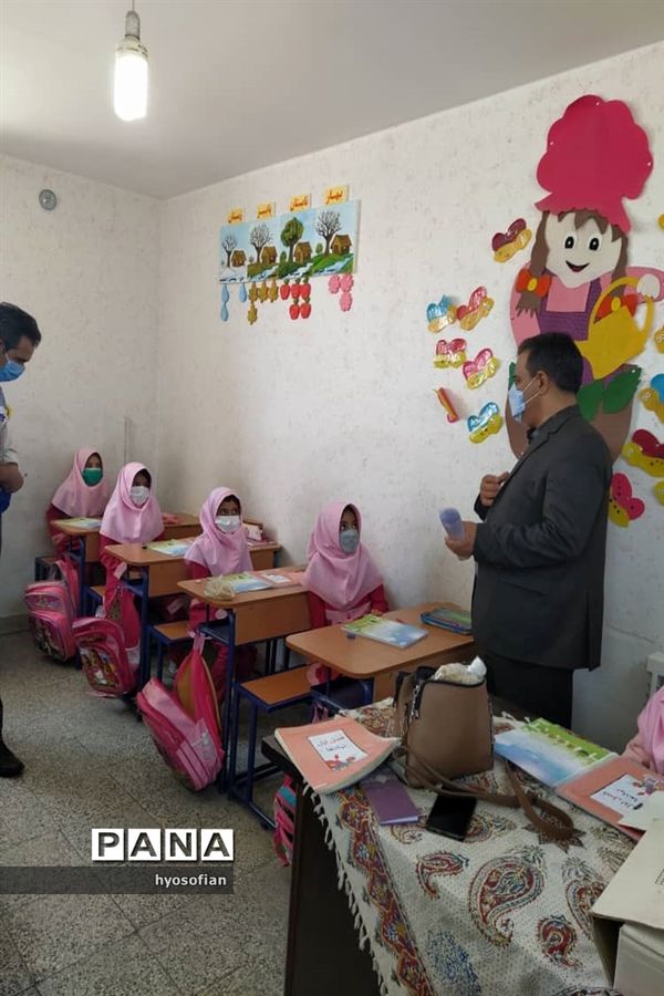 بازدید از مدارس شهرضا توسط مدیر کانون شهید مفتح و مسئول سازمان دانش آموزی شهرضا