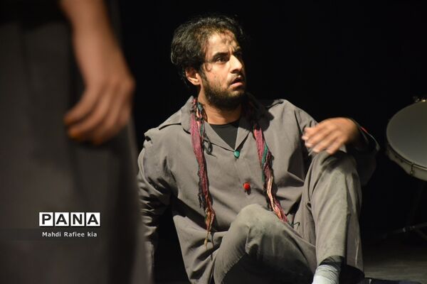 اجرای تئاتر «چهار صندوق»