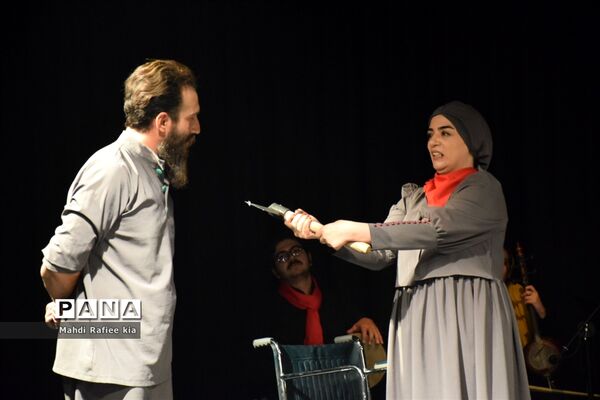 اجرای تئاتر «چهار صندوق»