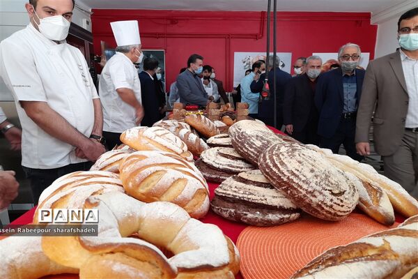 افتتاح نخستین رشته نان، شیرینی  و شکلات کشور در هنرستان شریعتی منطقه 16