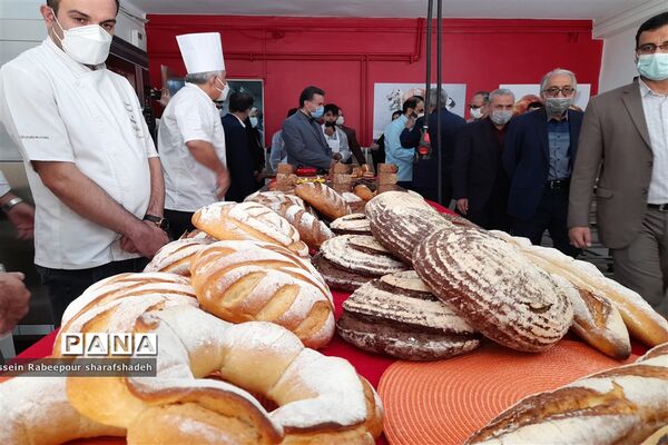 افتتاح نخستین رشته نان، شیرینی  و شکلات کشور در هنرستان شریعتی منطقه 16