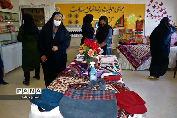 آیین بزرگداشت هفته پیوند اولیا و مربیان در مدارس آباده