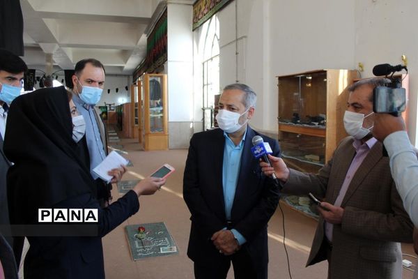 ادای احترام سرپرست وزارت آموزش و پرورش به مقام شامخ شهدای استان کهگیلویه و بویراحمد