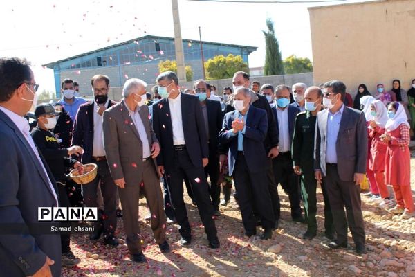 مراسم نمادین جمع‌آوری مدارس کانکسی کهگیلویه و بویراحمد