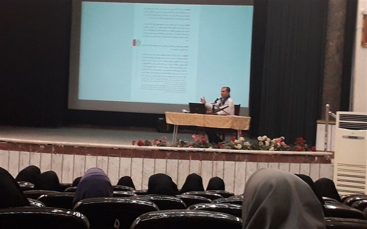 پیشتازان، سازمانی مستقل از تمام تشکلات است