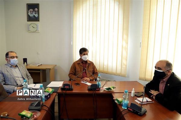 جلسه کارگروه ماده ۱۸ سرویس حمل و نقل دانش‌آموزی شهر تهران