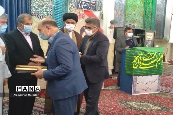 برگزاری مراسم تجلیل از فعالان عرصه هنر در شهرستان نظر آباد
