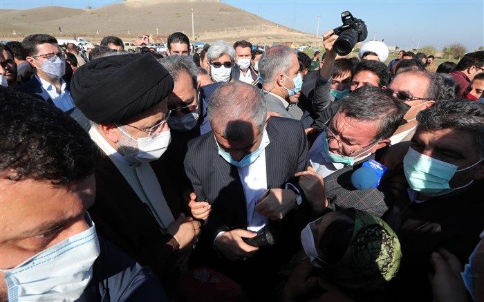 حضور رئیس‌جمهور در میان عشایران روستای فتحعلی پارس‌آباد