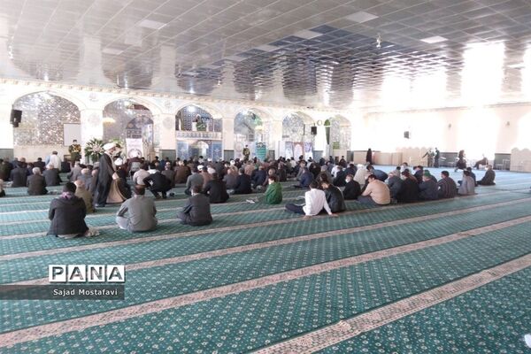 برگزاری نماز جمعه در محل زیارتگاه امامزاده سید حمزه کاشمر